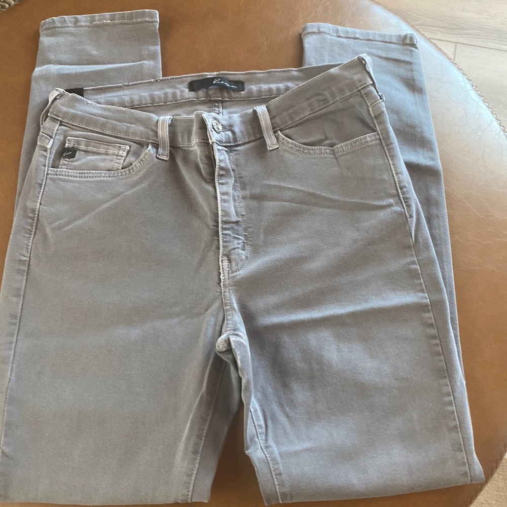 KanCan Estilo SZ 30 gray with white stitching skinny stretch.